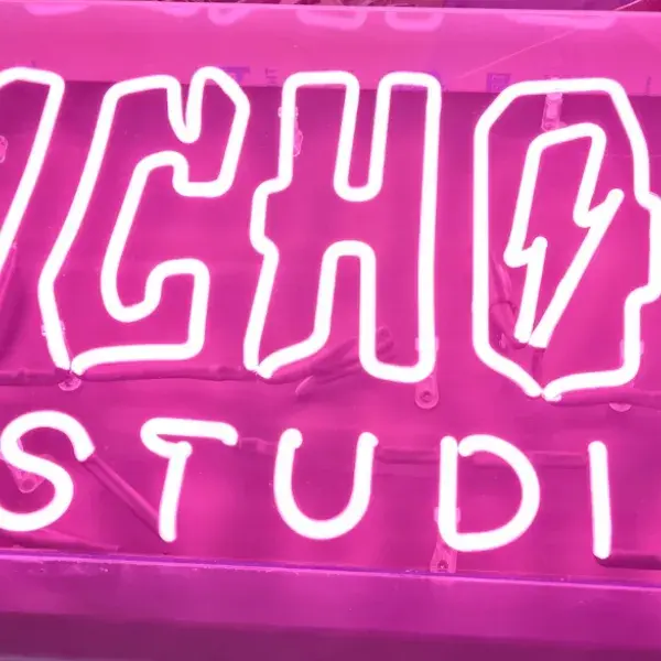 Κατασκευή κλασικών Επιγραφών NEON και σύγχρονων LED Neon Flex