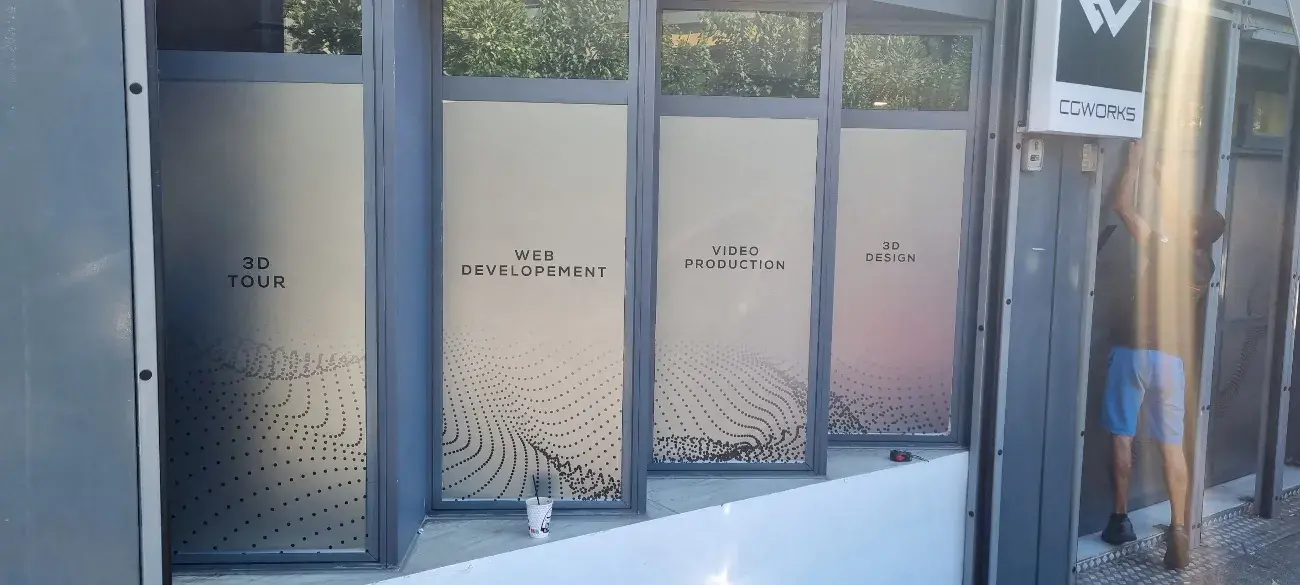 Ψηφιακές εκτυπώσεις μεγάλων διαστάσεων σε μουσαμά, αυτοκόλλητο και καμβά